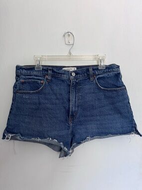Abercrombie & Fitch The Mom Short High Rise